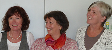 Karin Roth (Mitte) mit Margarete Bihl (l.) und Renate Sinn (r.)